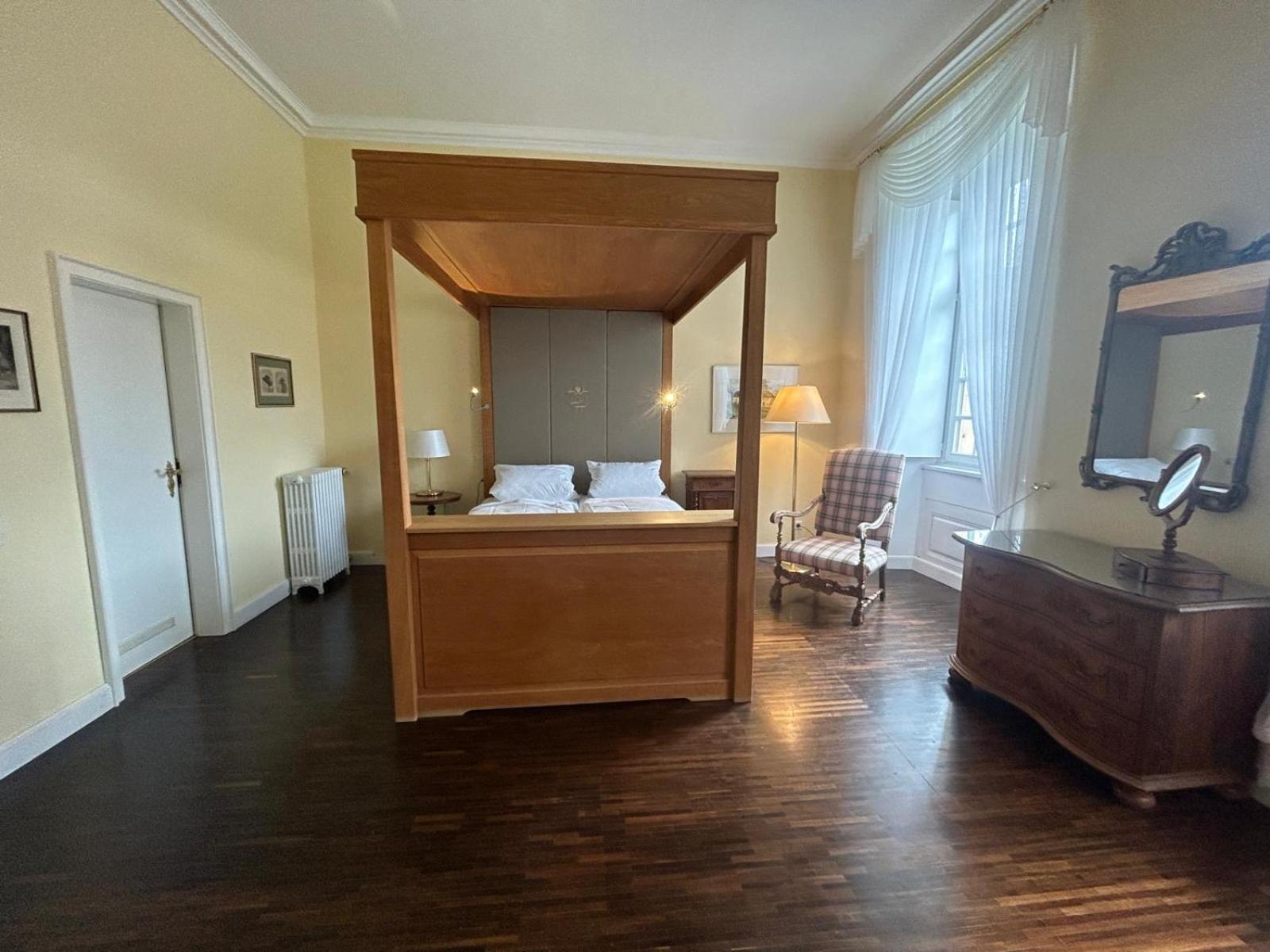 Hotel Schloss Hoehnscheid Bad Arolsen Eksteriør billede